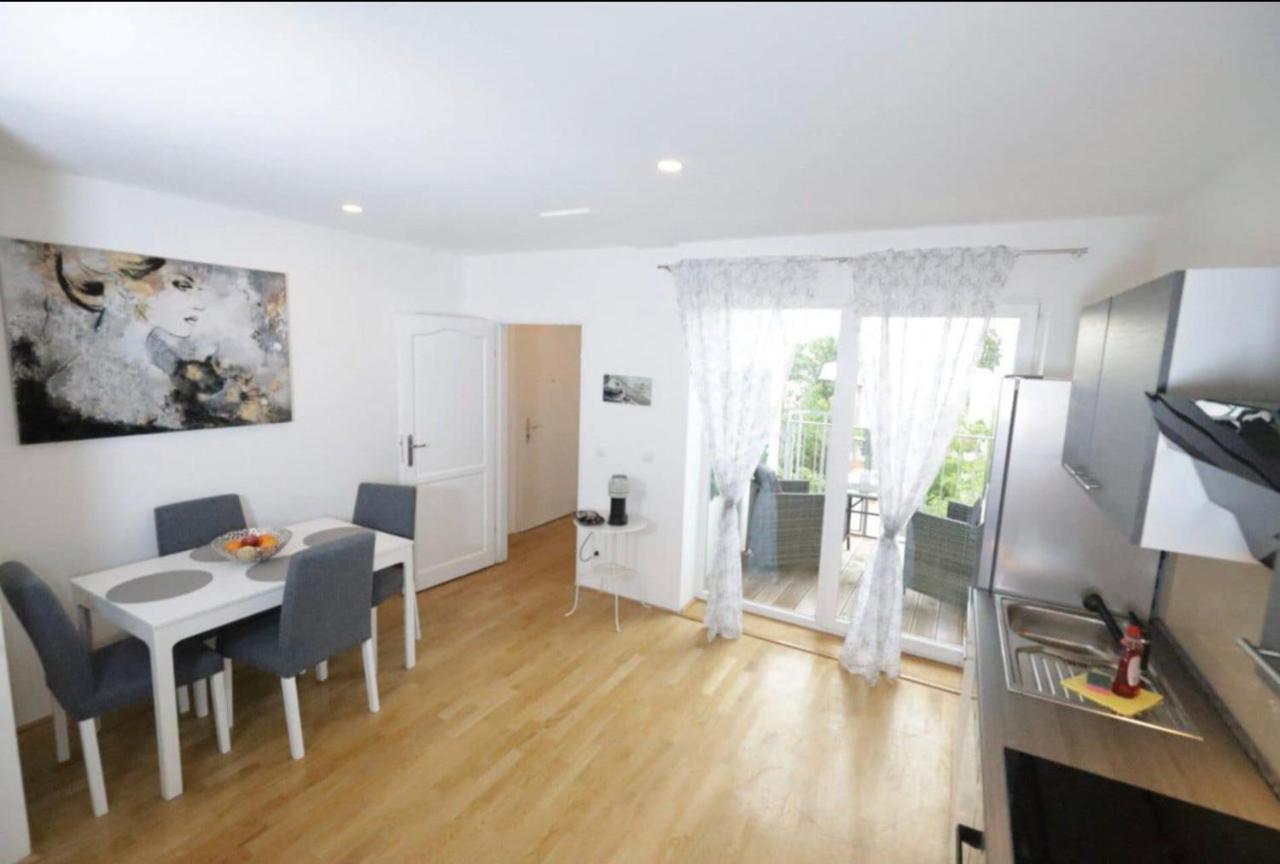 Stadtparadies L Dg5'14 Wina Bagian luar foto